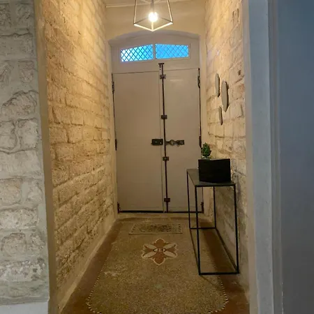 Old House Completely Renovated With Pool !